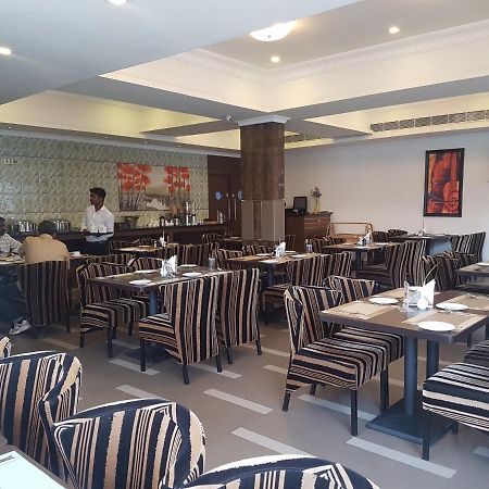Hotel Bonanza Alappuzha Kültér fotó