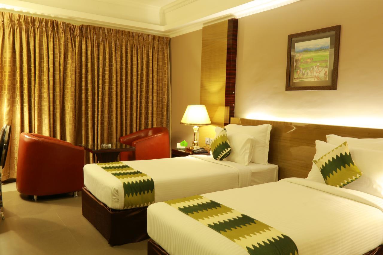 Hotel Bonanza Alappuzha Kültér fotó