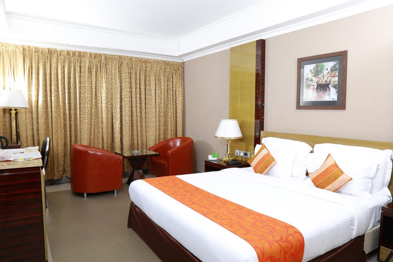 Hotel Bonanza Alappuzha Kültér fotó