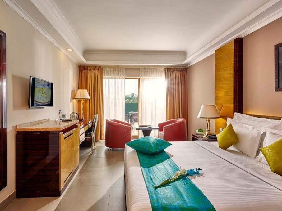 Hotel Bonanza Alappuzha Kültér fotó